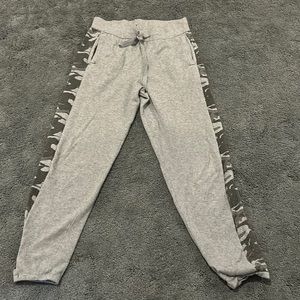 Monrow Great vintage joggers with camo stripe